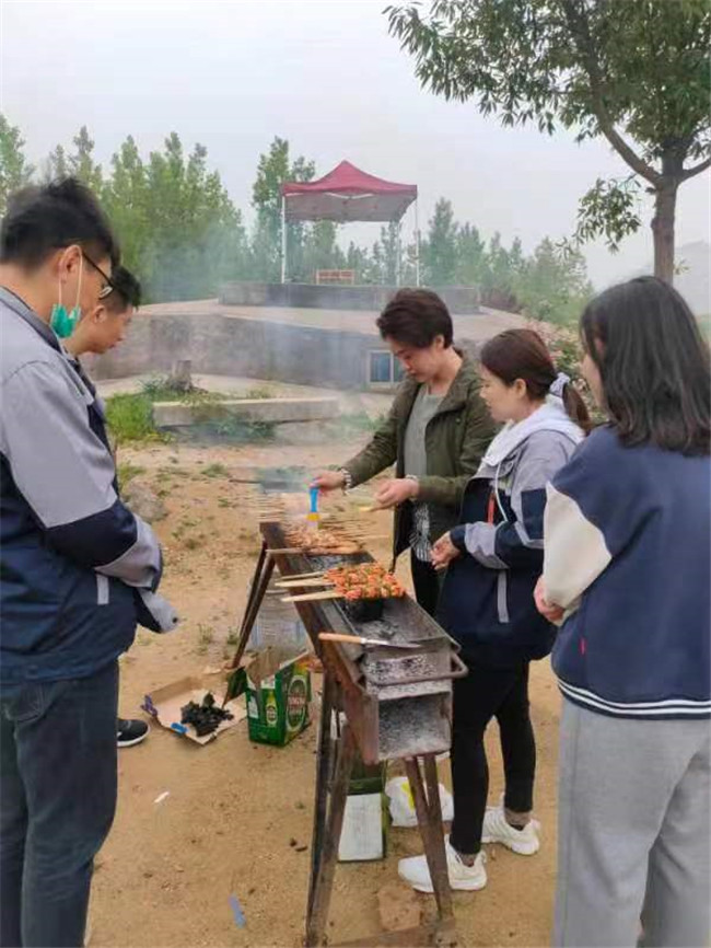 公司團建聚會